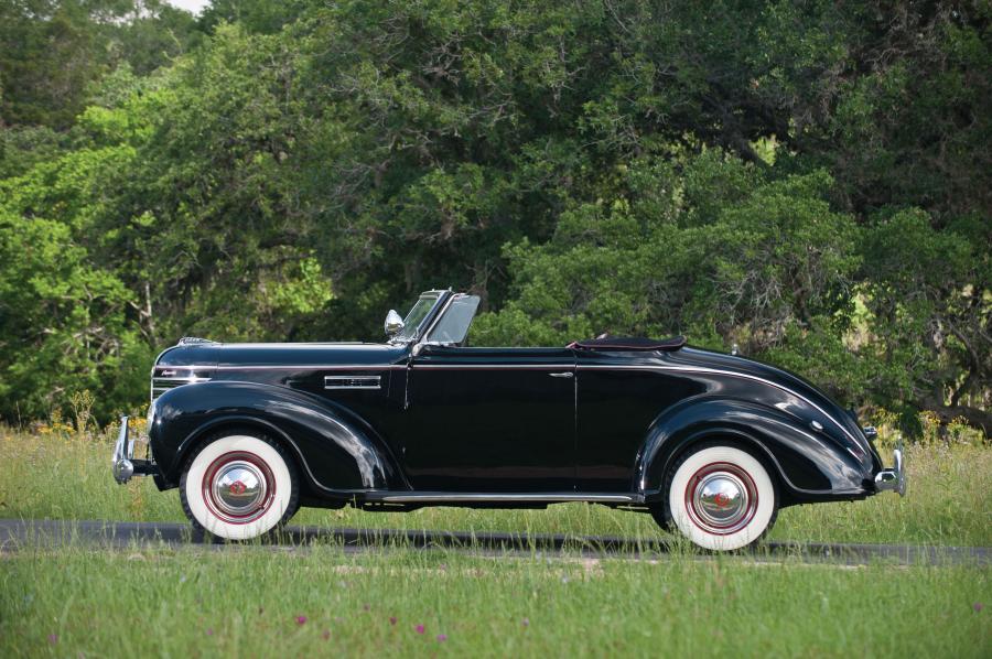  Plymouth Deluxe Convertible Coupe 1939 года  (фото 9 из 33)